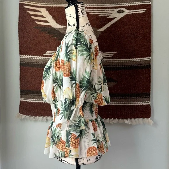 L’AGENCE Aubriella Off-Shoulder Blouse in Vintage Pineapple - Picture 3 of 11